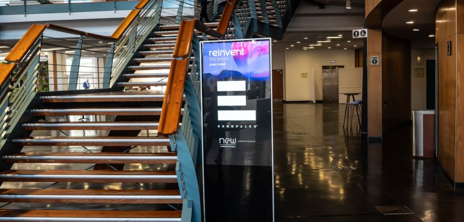 Digital Signage