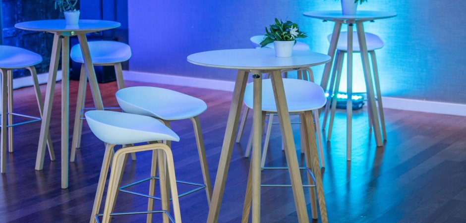 Stool AAS 32 Stool AAS 32