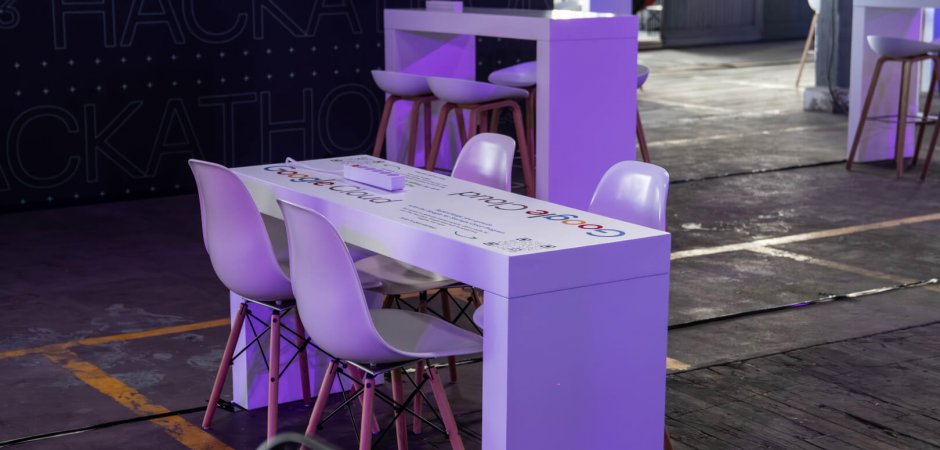 Personalization of furniture with printed vinyl Personalization of furniture with printed vinyl